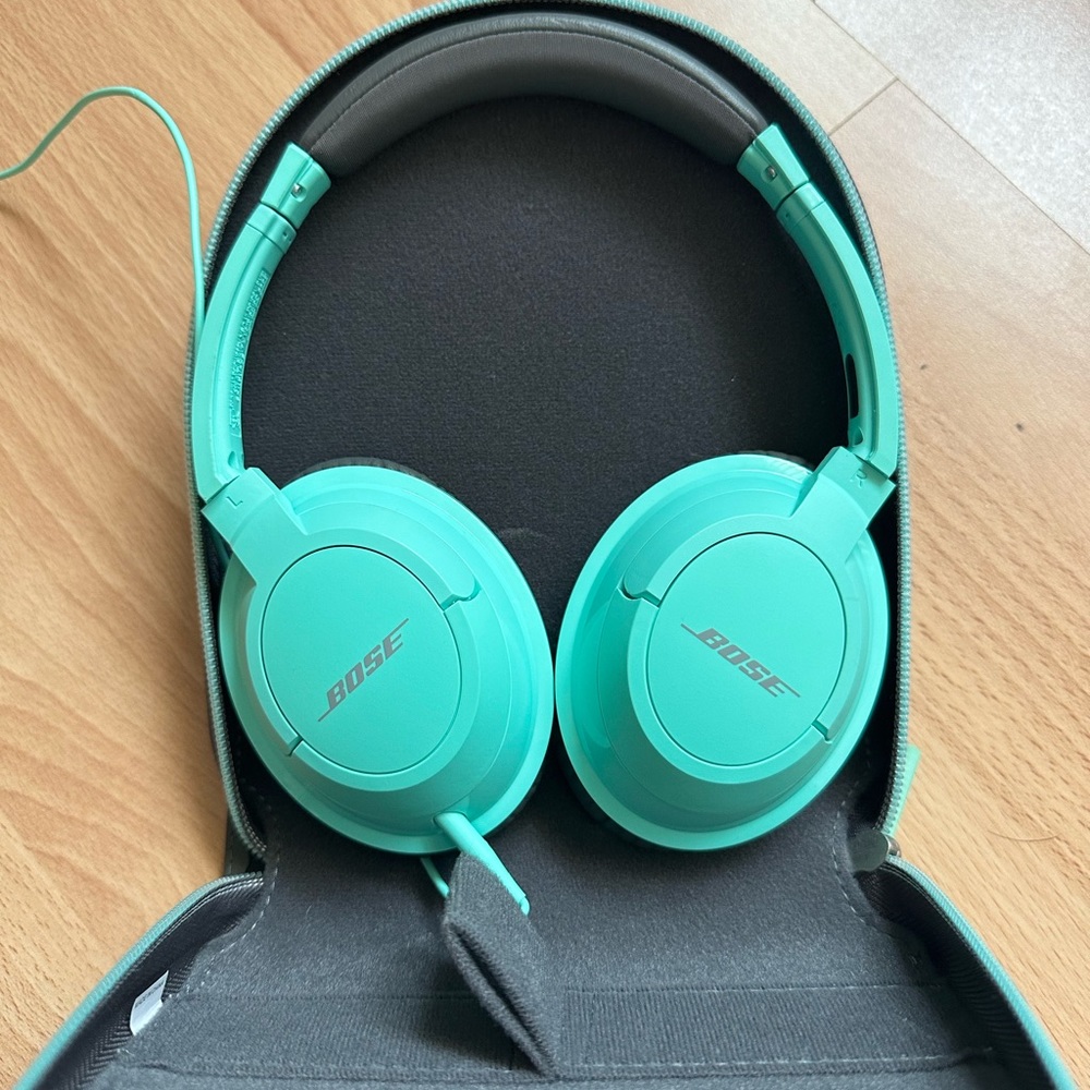 Bose Rare Color Teal AE Headphones